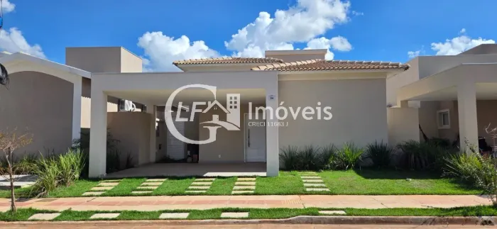 Casa em Condomínio de Luxo à Venda em Campo Grande-MS, Bairro Tiradentes, 1 Suíte, 2 Salas