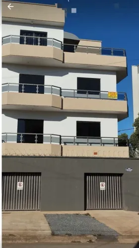 Aluga-se apartamento c/ 02 quartos