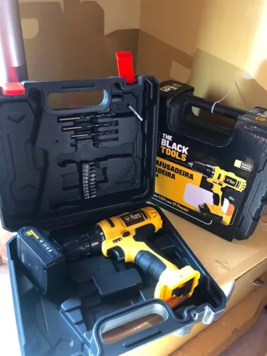 Kit Furadeira/Parafusadeira + 17 itens(Brocas, bits, manual)