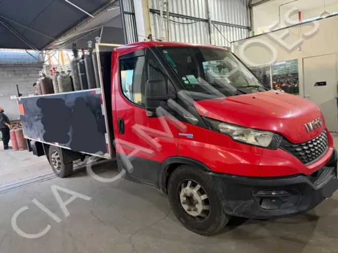 IVECO 35-150 ANO 2021/2022 CARROCERIA E PLATAFORMA DE GAS 4M