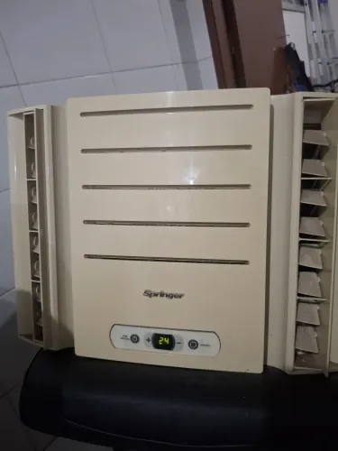 Ar condicionado Springer janela