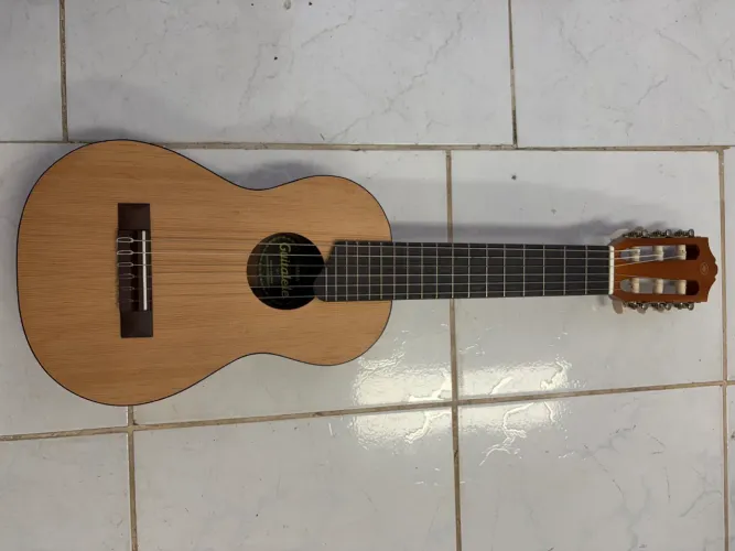 Guitalele Yamaha GL1 Natural.