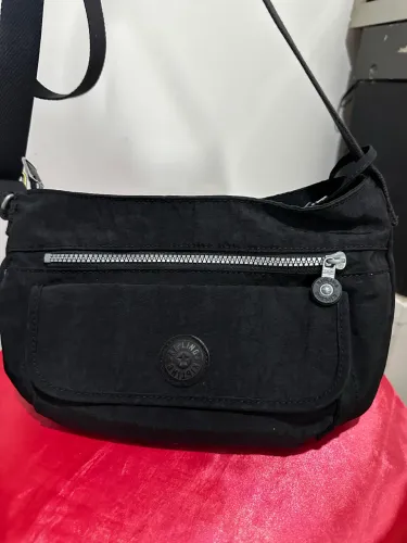 Bolsa Kipling preta