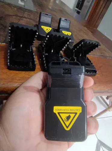 Ratoeira boca de jacaré ideal para controle de camundongos ratos pequenos.