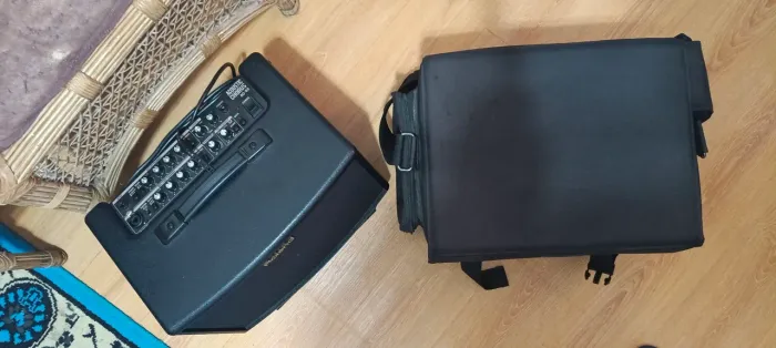 Amplificador de violão Roland ac60