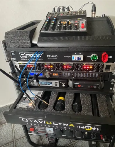 Case para mesa de som amplificadores