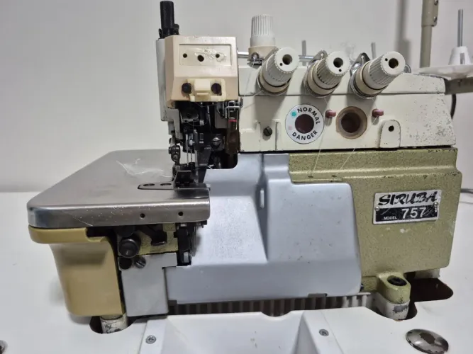 Máquina de costura interloc overloque