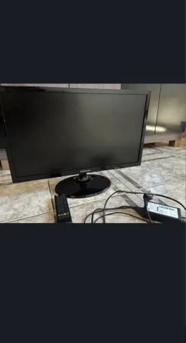 Tv Samsung , ela contém uma pequena avaria na imagem.