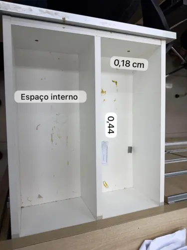 Balcão em MDF com 30 gavetas 