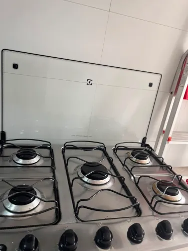 Fogão ELETROLUX 05 bocas em perfeito estado