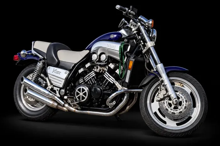 Yamaha VMax 1.993, Placa Preta, perfeita, sem detalhes, moto de coleção, linda máquina.
