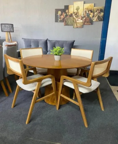 MESA DE JANTAR REDONTA 120x120 COM 4 CADEIRAS