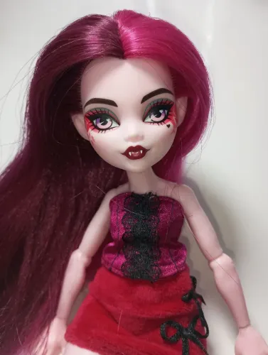 Boneca Draculaura Garden Mysteries Monster High