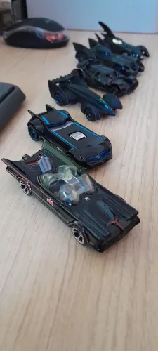 Coleção Hotwheels BATMAN DC COMICS