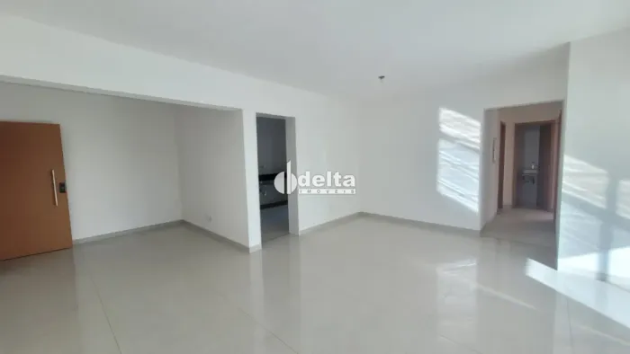 Apartamento com 3 quartos sendo 1 suíte disponível para venda no bairro Santa Mônica em Ub