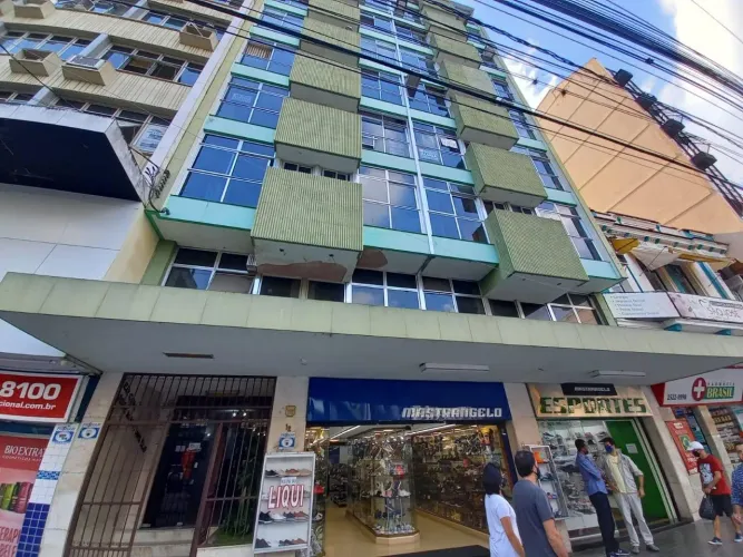 Sala em excelente localização no Centro