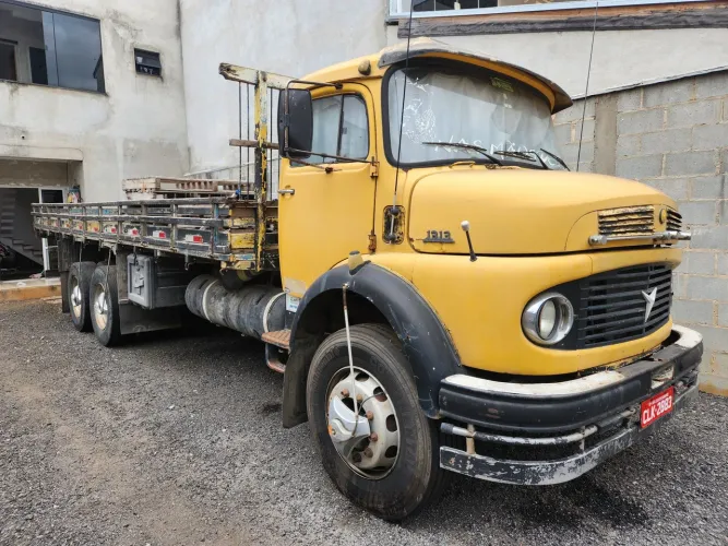 Caminhao mb 1313 truck