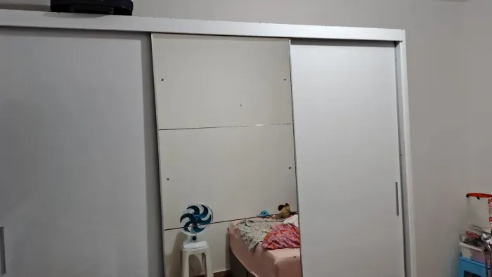 Guarda roupa casal com espelho
