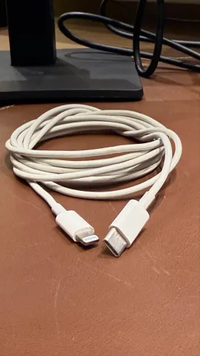 Vendo cabo original Apple USB-C para Lightning 2,5 m