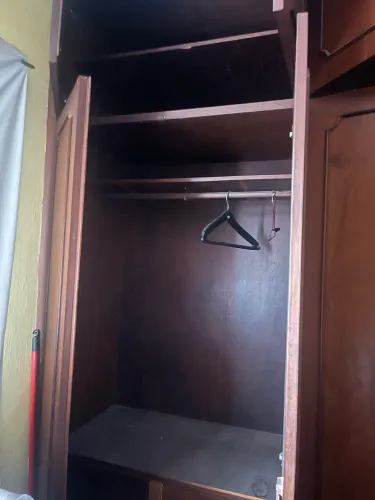 Guarda roupa antigo