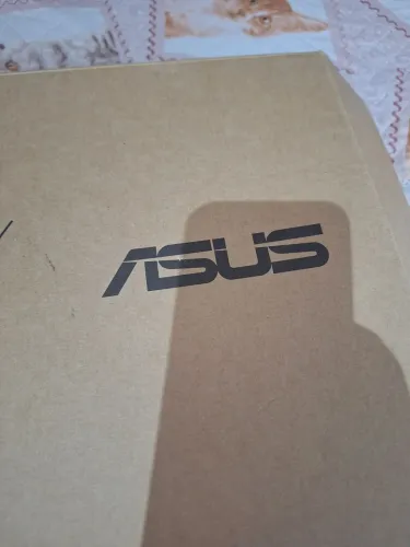 Notebook novo na caixa 
