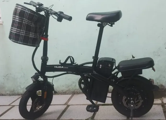 Bicicleta Elétrica Dobrável 2025 (bivolt) mais cesta de brinde.
