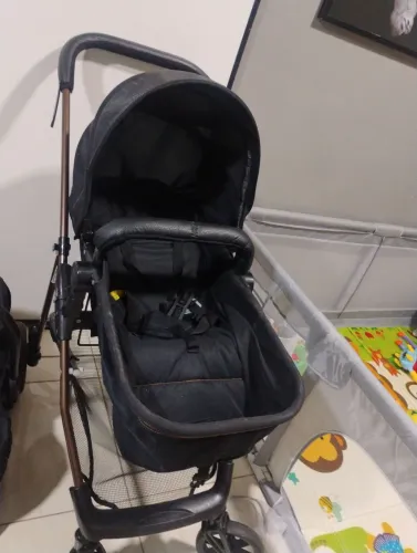 Carrinho de bebê Moisés+ bebe conforto com base para carro