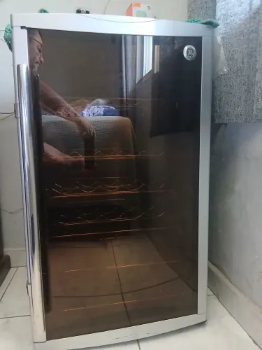 Adega Climatizada GE 26 garrafas