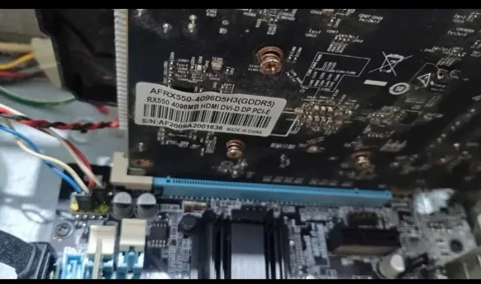 Placa de vídeo RX550 4GB de VRAM