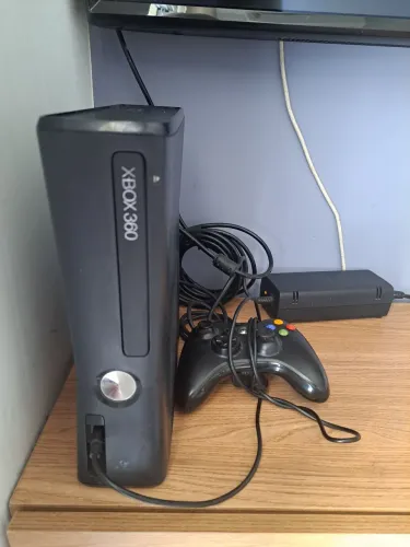 XBox 360 Slim