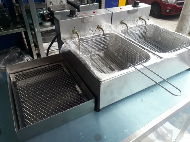 Fritadeira elétrica só óleo industrial inox de 1 ou 2 cubas ou tacho elétrico.