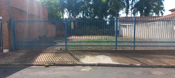 Terreno á Venda na Parte Central da Cidade de #Guaraci -SP