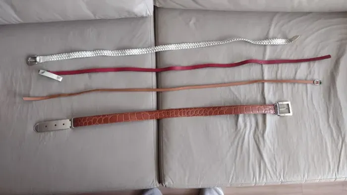 Cintos femininos em couro