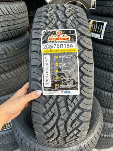Pneu Crystone remolde novo 205/70r15
