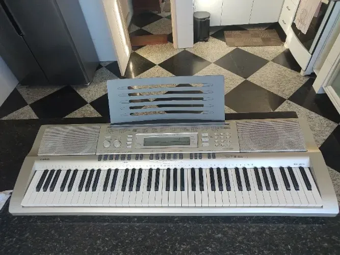 Teclado Eletrônico Casio WK-200 Importado