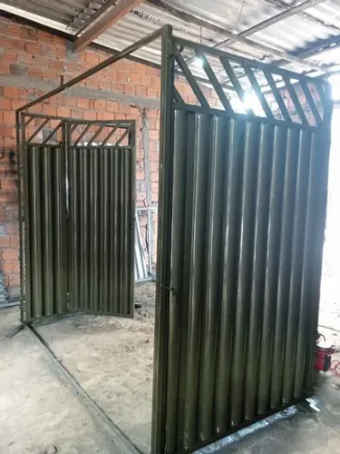 PORTÃO DE DUAS FOLHAS MATERIAL METALON E CHAPA ANDULADA GALVANIZADOS METALÚRGICA JG 