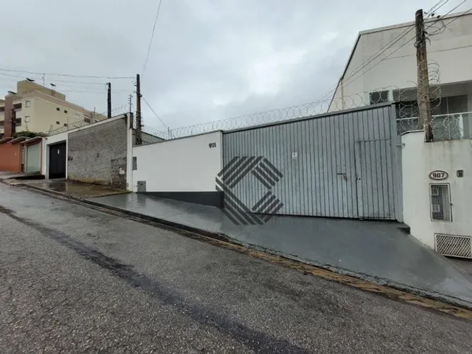 Casa comercial com 06 salas à venda na Vila Jardini em Sorocaba/SP.