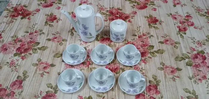 Jogo de café em porcelana Pozzani