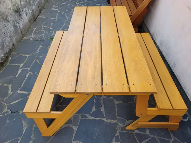 Mesa de madeira dobrável para jardim