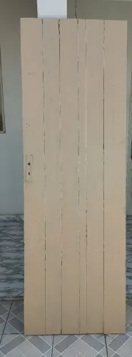 Porta de madeira 2,10 de altura por 70 de largura