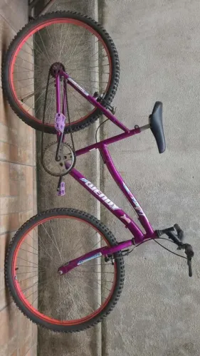 Bicicleta semi nova 300 pra sair rápido