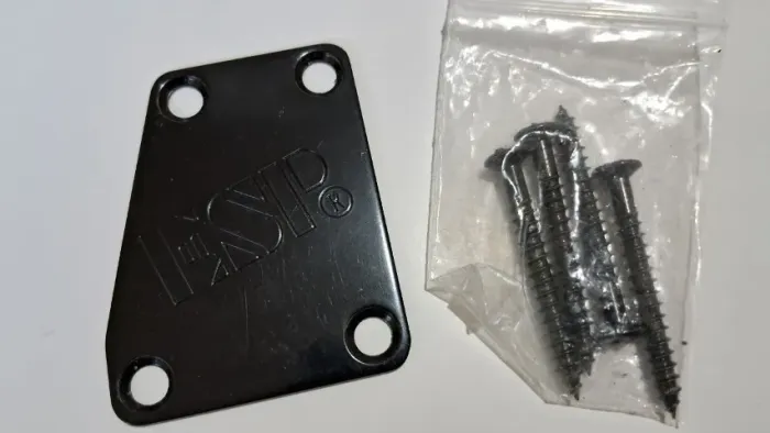 Neck plate Guitarra ESP (Placa para junção de braço). Tb para baixo