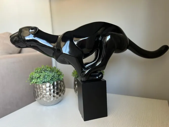 Escultura Pantera Negra