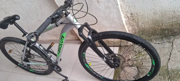 Vende-se bicicleta absulute wild aro 29 semi nova