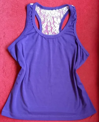 Regata feminina roxa com renda
