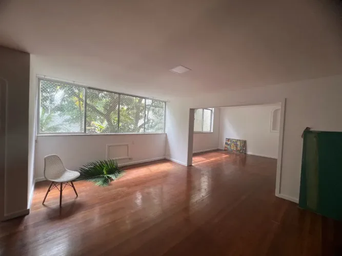 Apartamento para aluguel tem 162 metros quadrados com 2 quartos