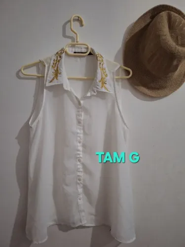 Blusas sem manga tamanhos variados