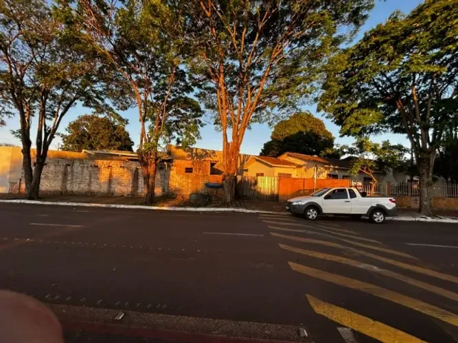 casa na avenida são Paulo, com sobra de terreno para salas comerciais