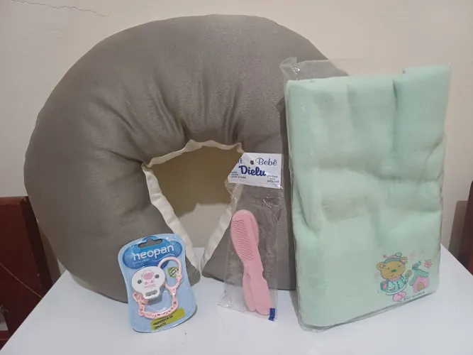 Kit de bebê almofada de amamentação, prendedor de chupetas neopan, manta e kit da dielu 