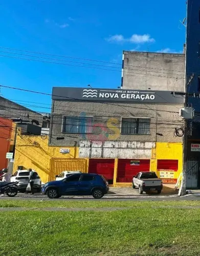 Ponto Comercial com Estacionamento na Avenida Amélia Amado